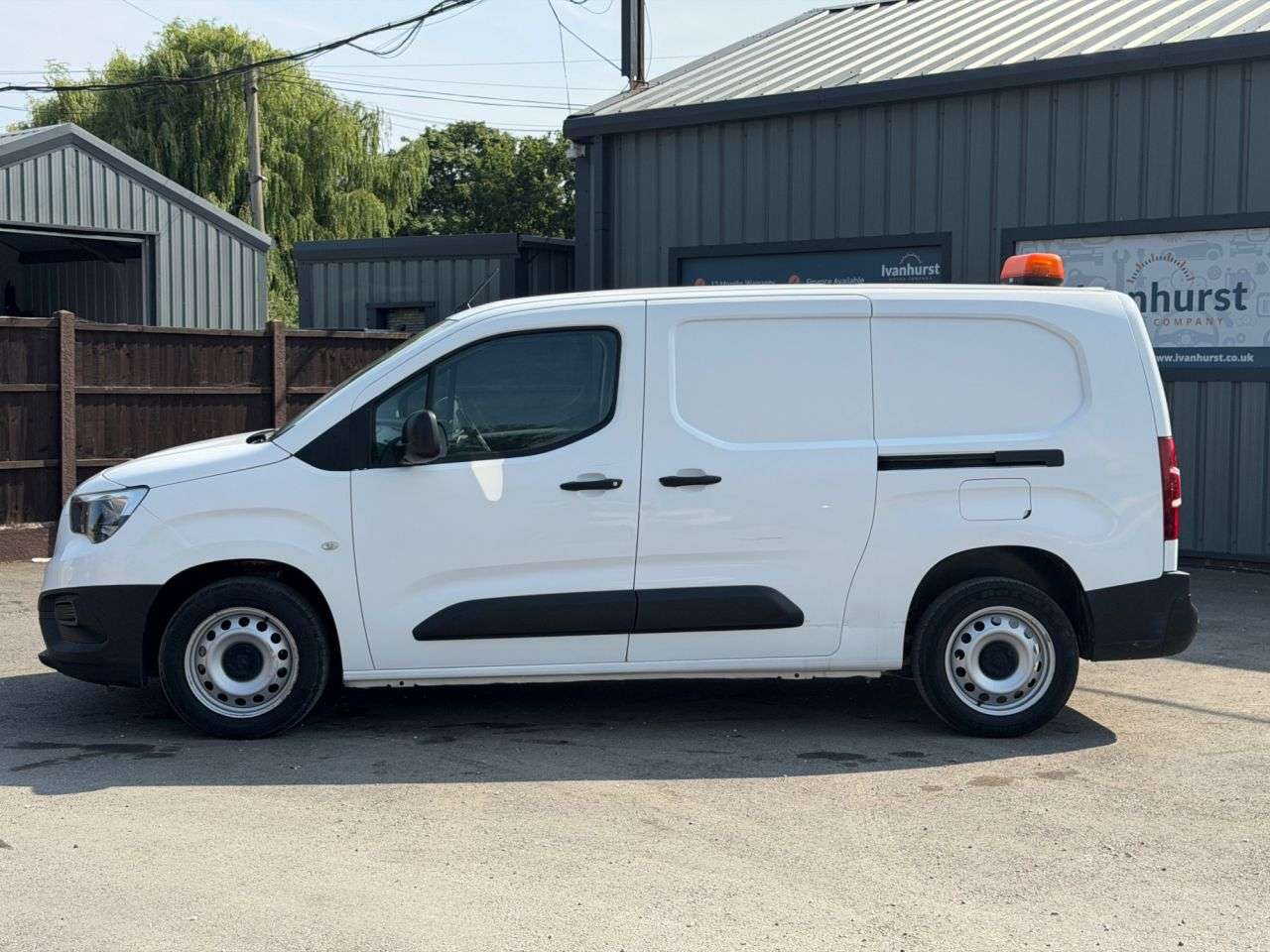 A 2021 VAUXHALL COMBO 1.5 Turbo D 2300 Dynamic Panel Van 4dr Diesel Manual L2 H1 Euro 6 (100 ps) A 2021 VAUXHALL COMBO 1.5 Turbo D 2300 Dynamic Panel Van 4dr Diesel Manual L2 H1 Euro 6 (100 ps)
