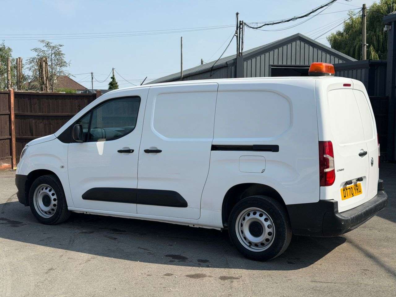 A 2021 VAUXHALL COMBO 1.5 Turbo D 2300 Dynamic Panel Van 4dr Diesel Manual L2 H1 Euro 6 (100 ps) A 2021 VAUXHALL COMBO 1.5 Turbo D 2300 Dynamic Panel Van 4dr Diesel Manual L2 H1 Euro 6 (100 ps)