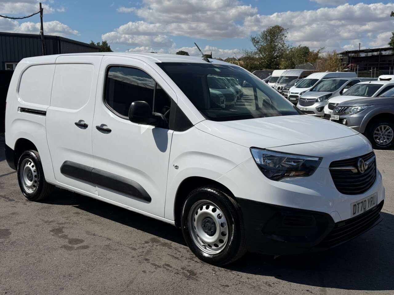 A 2021 VAUXHALL COMBO 1.5 Turbo D 2300 Dynamic Panel Van 4dr Diesel Manual L2 H1 Euro 6 (100 ps) A 2021 VAUXHALL COMBO 1.5 Turbo D 2300 Dynamic Panel Van 4dr Diesel Manual L2 H1 Euro 6 (100 ps)