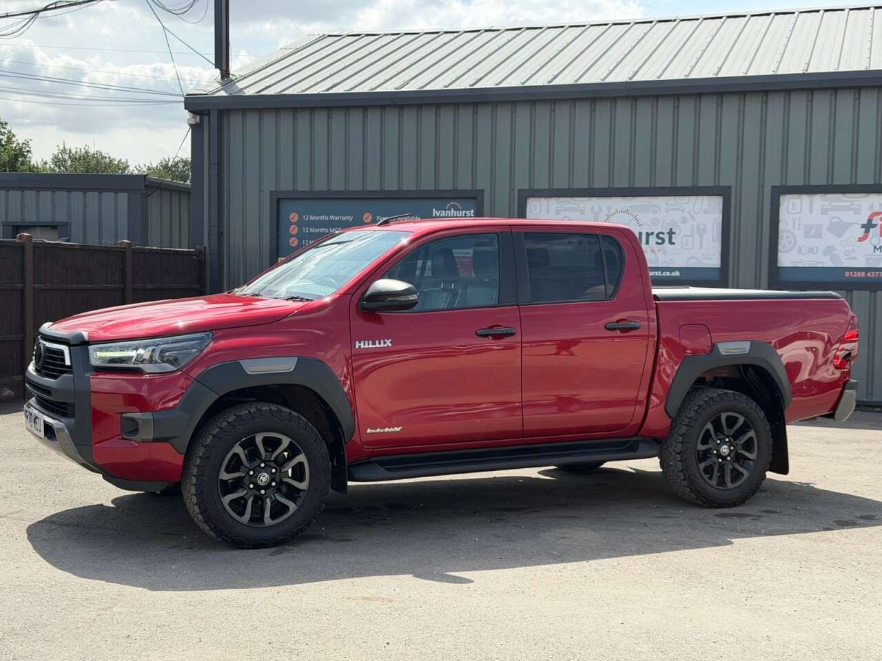 A 2021 TOYOTA HILUX 2.8 D-4D Invincible X Pickup Double Cab 4dr Diesel Auto 4WD Euro 6 (s/s) (2 A 2021 TOYOTA HILUX 2.8 D-4D Invincible X Pickup Double Cab 4dr Diesel Auto 4WD Euro 6 (s/s) (2
