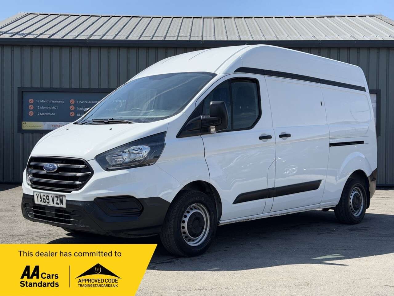 A 2020 FORD TRANSIT CUSTOM 2.0 300 EcoBlue Leader Panel Van 5dr Diesel Manual L2 H2 Euro 6 (s/s) (130 A 2020 FORD TRANSIT CUSTOM 2.0 300 EcoBlue Leader Panel Van 5dr Diesel Manual L2 H2 Euro 6 (s/s) (130