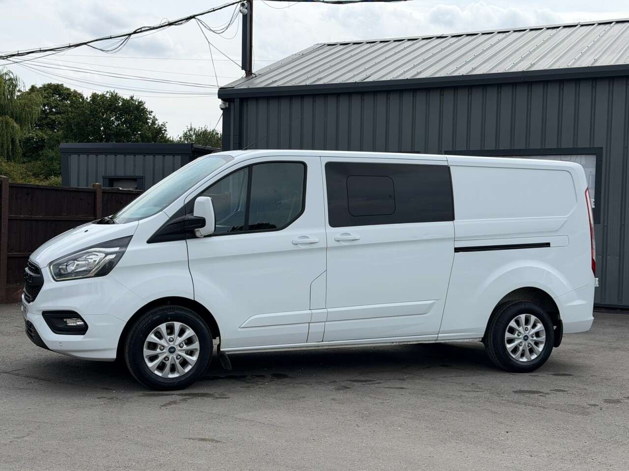 A 2021 FORD TRANSIT CUSTOM 2.0 320 EcoBlue MHEV Limited Crew Van Double Cab 5dr Diesel Manual L2 H1 Eu A 2021 FORD TRANSIT CUSTOM 2.0 320 EcoBlue MHEV Limited Crew Van Double Cab 5dr Diesel Manual L2 H1 Eu