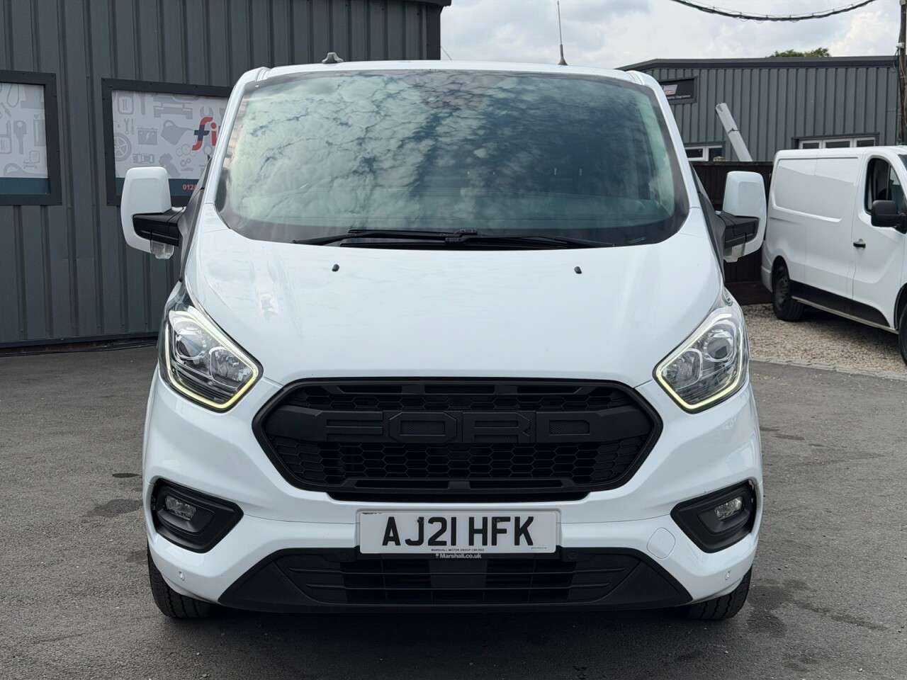 A 2021 FORD TRANSIT CUSTOM 2.0 320 EcoBlue MHEV Limited Crew Van Double Cab 5dr Diesel Manual L2 H1 Eu A 2021 FORD TRANSIT CUSTOM 2.0 320 EcoBlue MHEV Limited Crew Van Double Cab 5dr Diesel Manual L2 H1 Eu