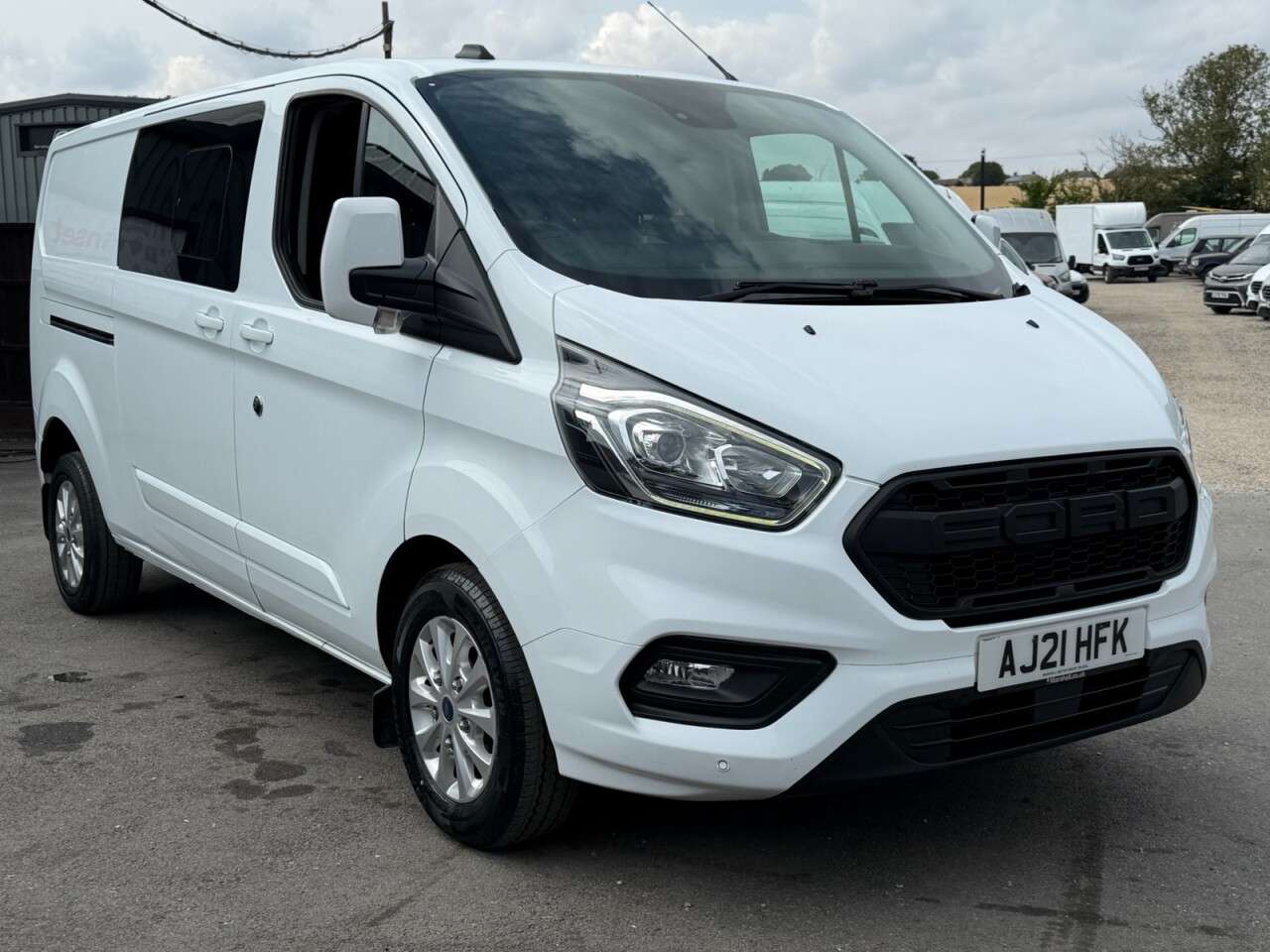 A 2021 FORD TRANSIT CUSTOM 2.0 320 EcoBlue MHEV Limited Crew Van Double Cab 5dr Diesel Manual L2 H1 Eu A 2021 FORD TRANSIT CUSTOM 2.0 320 EcoBlue MHEV Limited Crew Van Double Cab 5dr Diesel Manual L2 H1 Eu