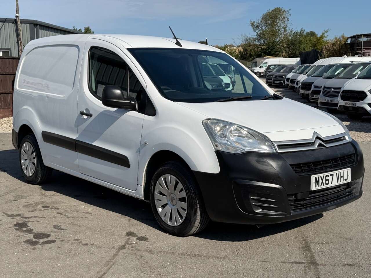 A 2017 CITROEN BERLINGO 1.6 BlueHDi 850 Enterprise Panel Van 5dr Diesel Manual L1 (112 g/km, 100 bh A 2017 CITROEN BERLINGO 1.6 BlueHDi 850 Enterprise Panel Van 5dr Diesel Manual L1 (112 g/km, 100 bh