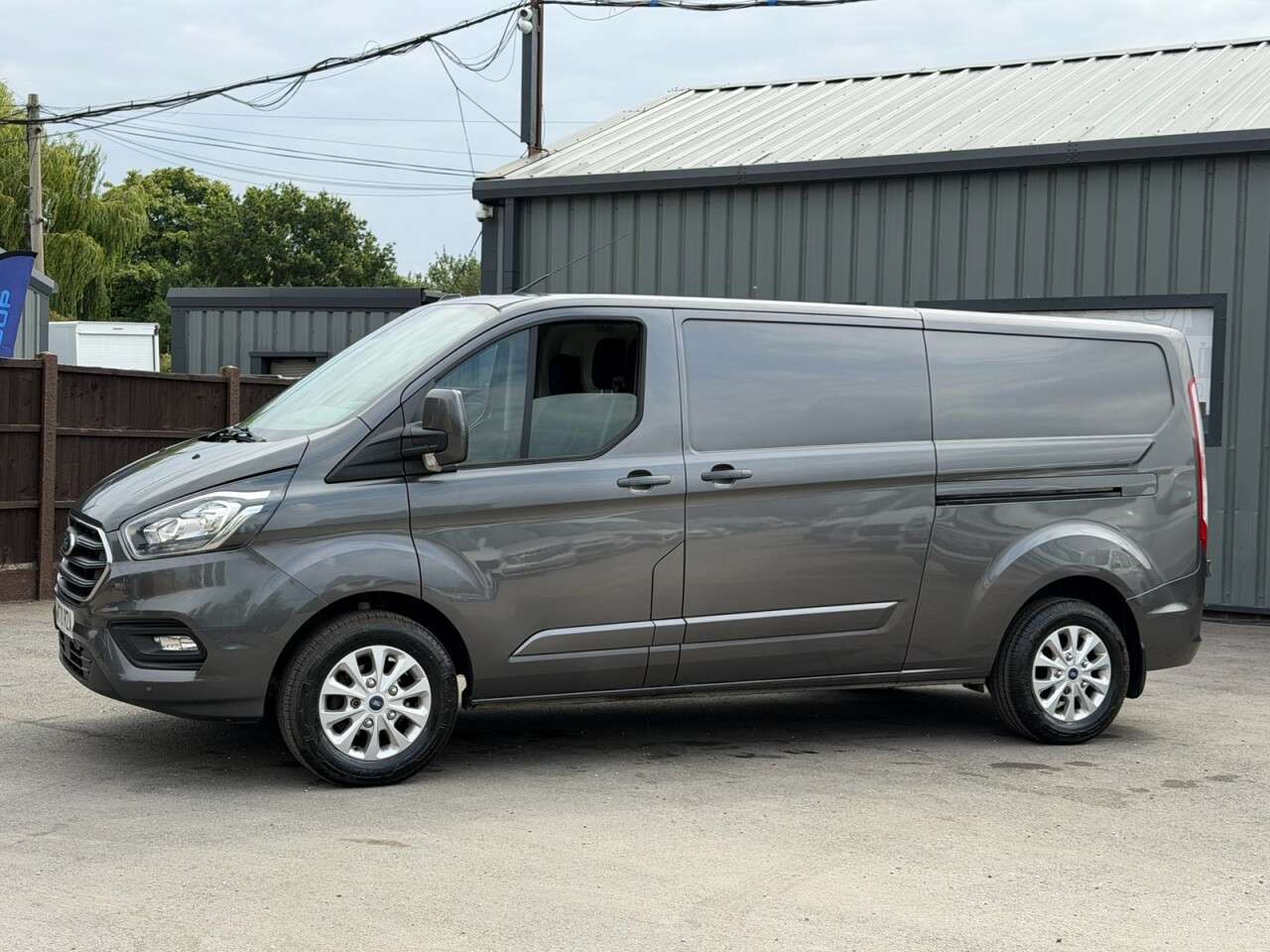 A 2021 FORD TRANSIT CUSTOM 2.0 300 EcoBlue Limited Panel Van 5dr Diesel Manual L2 H1 Euro 6 (s/s) (130 A 2021 FORD TRANSIT CUSTOM 2.0 300 EcoBlue Limited Panel Van 5dr Diesel Manual L2 H1 Euro 6 (s/s) (130
