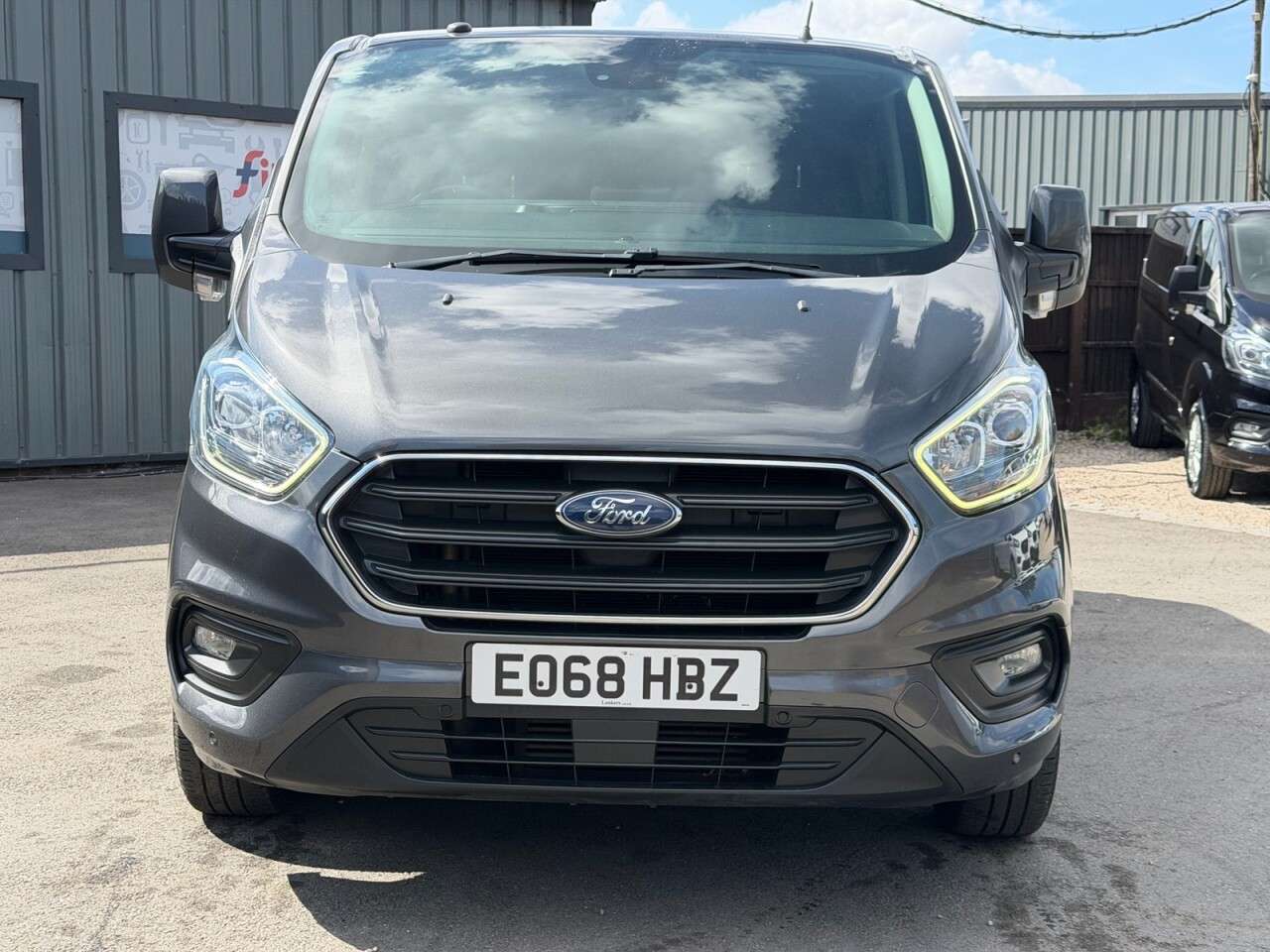A 2018 FORD TRANSIT CUSTOM 2.0 300 EcoBlue Limited Crew Van Double Cab 5dr Diesel Manual L2 H1 Euro 6 A 2018 FORD TRANSIT CUSTOM 2.0 300 EcoBlue Limited Crew Van Double Cab 5dr Diesel Manual L2 H1 Euro 6