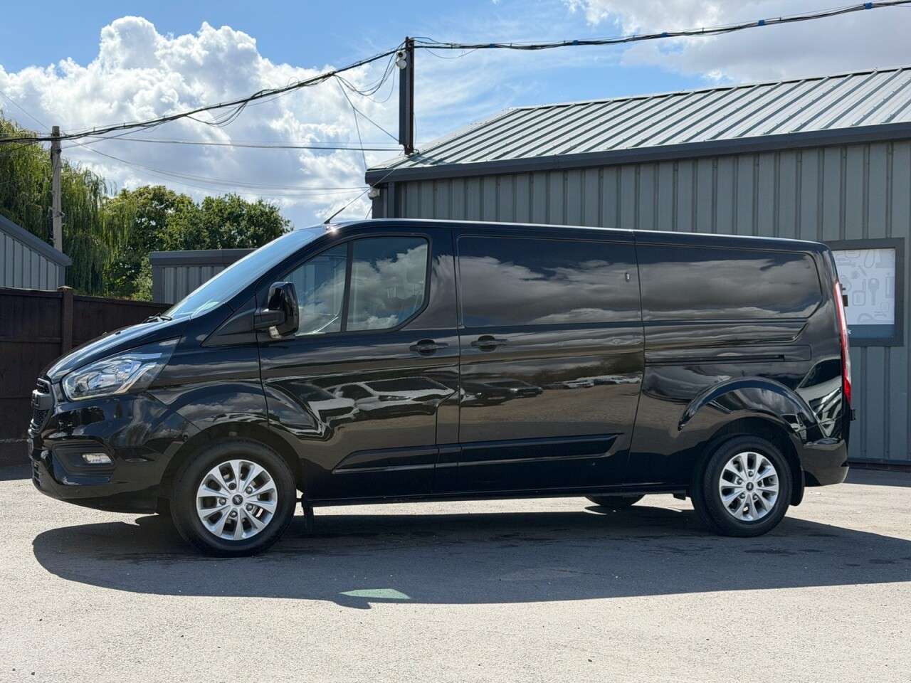 A 2019 FORD TRANSIT CUSTOM 2.0 300 EcoBlue Limited Panel Van 5dr Diesel Manual L2 H1 Euro 6 (130 ps) A 2019 FORD TRANSIT CUSTOM 2.0 300 EcoBlue Limited Panel Van 5dr Diesel Manual L2 H1 Euro 6 (130 ps)