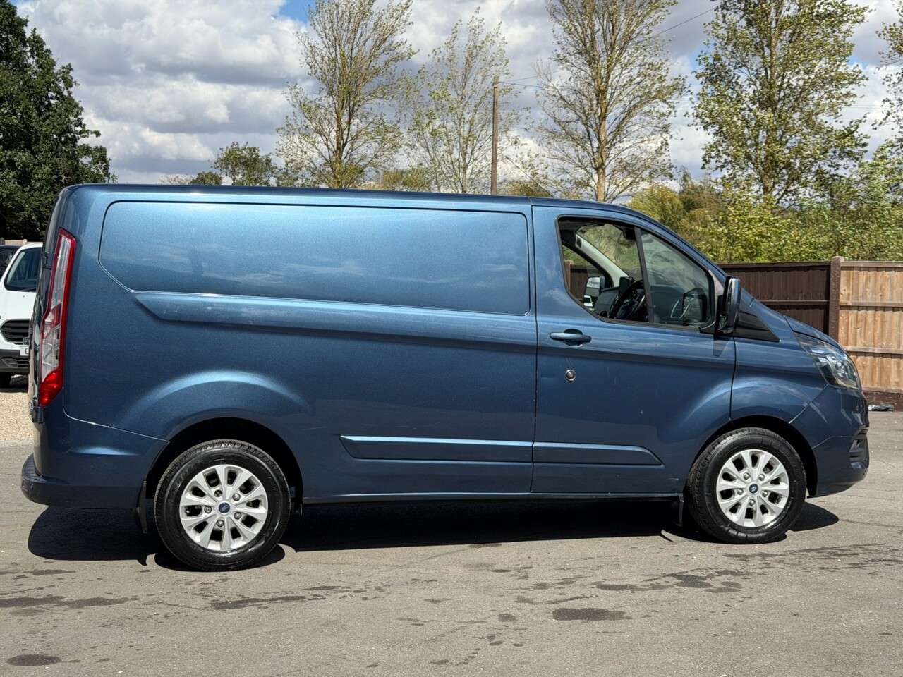 A 2019 FORD TRANSIT CUSTOM 2.0 280 EcoBlue Limited Panel Van 5dr Diesel Manual L1 H1 Euro 6 (130 ps) A 2019 FORD TRANSIT CUSTOM 2.0 280 EcoBlue Limited Panel Van 5dr Diesel Manual L1 H1 Euro 6 (130 ps)