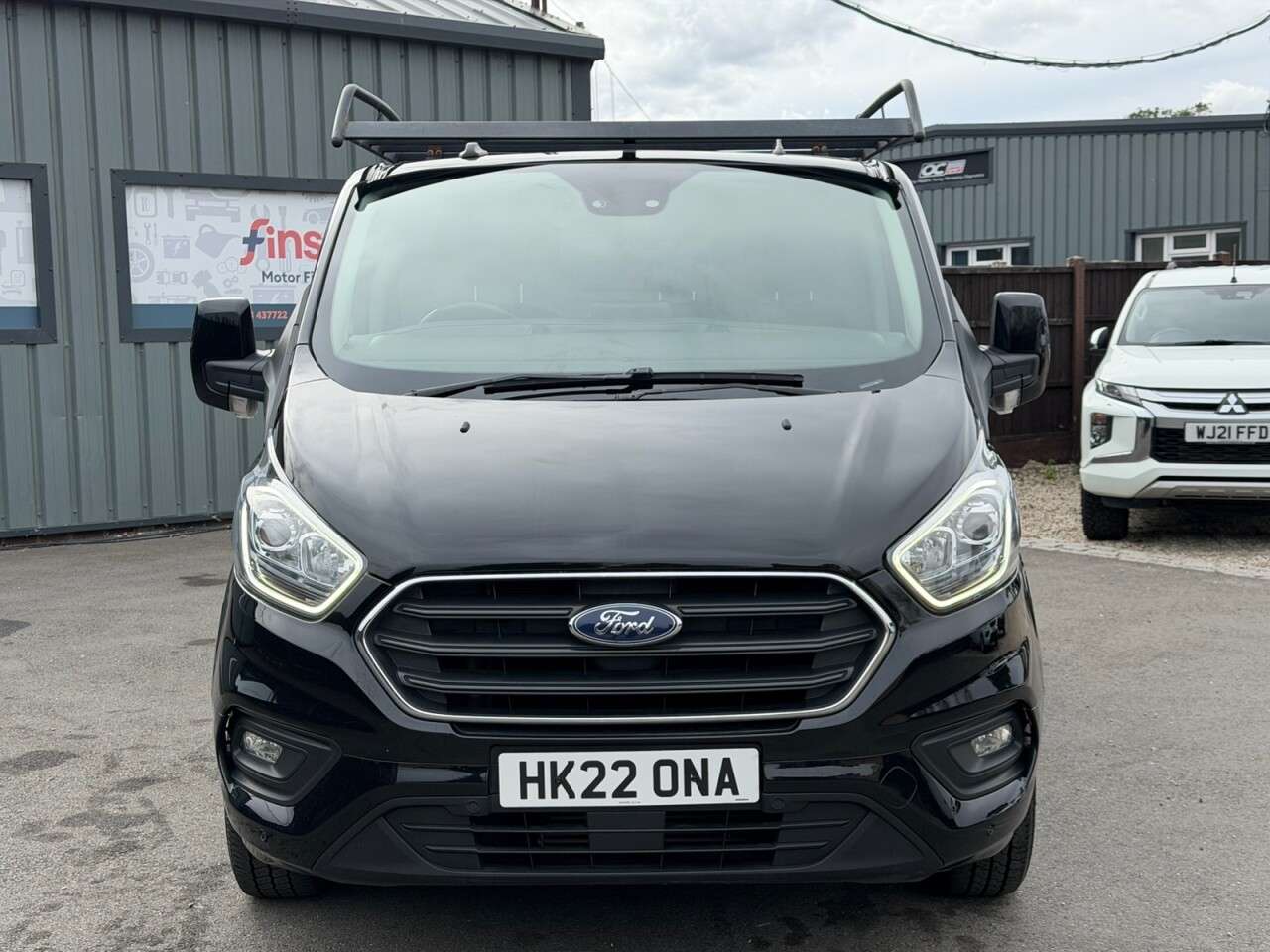 A 2022 FORD TRANSIT CUSTOM 2.0 300 EcoBlue Limited Panel Van 5dr Diesel Manual L2 H1 Euro 6 (s/s) (130 A 2022 FORD TRANSIT CUSTOM 2.0 300 EcoBlue Limited Panel Van 5dr Diesel Manual L2 H1 Euro 6 (s/s) (130