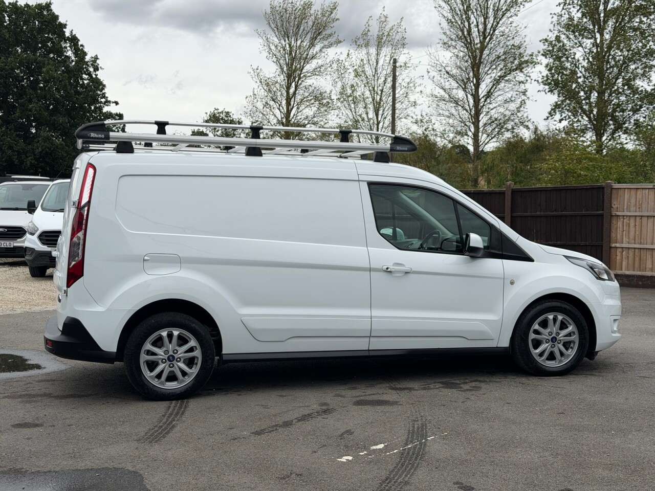 A 2021 FORD TRANSIT CONNECT 1.5 240 EcoBlue Limited Panel Van 5dr Diesel Manual L2 Euro 6 (s/s) (120 ps A 2021 FORD TRANSIT CONNECT 1.5 240 EcoBlue Limited Panel Van 5dr Diesel Manual L2 Euro 6 (s/s) (120 ps