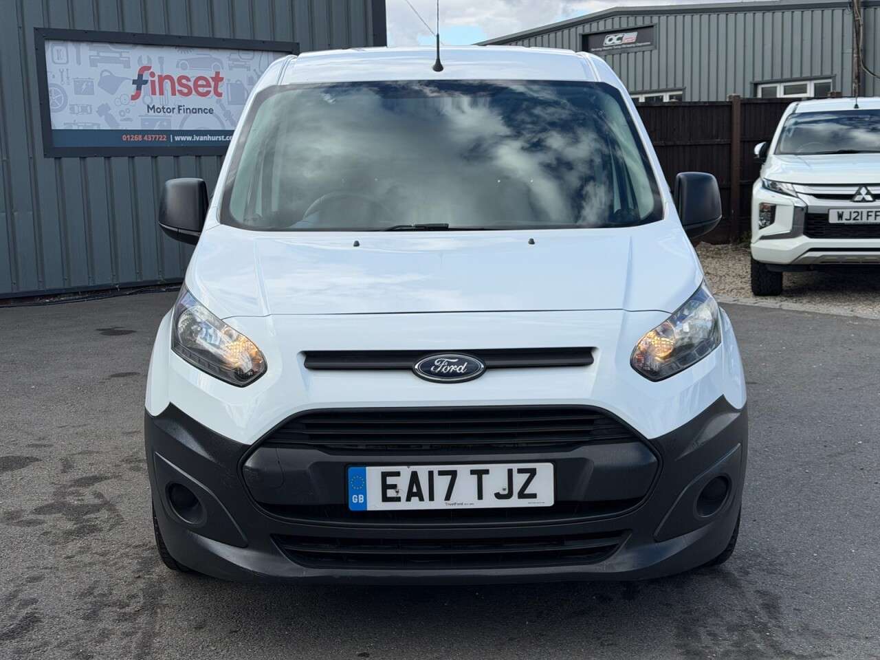 A 2017 FORD TRANSIT CONNECT 1.5 TDCi 200 Panel Van 5dr Diesel Manual L1 H1 (124 g/km, 99 bhp) A 2017 FORD TRANSIT CONNECT 1.5 TDCi 200 Panel Van 5dr Diesel Manual L1 H1 (124 g/km, 99 bhp)