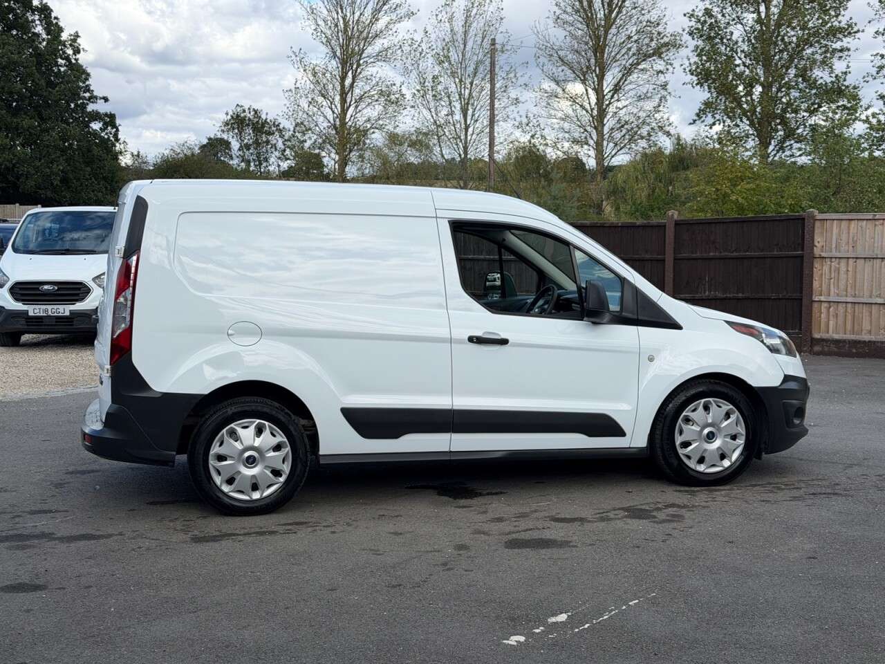 A 2017 FORD TRANSIT CONNECT 1.5 TDCi 200 Panel Van 5dr Diesel Manual L1 H1 (124 g/km, 99 bhp) A 2017 FORD TRANSIT CONNECT 1.5 TDCi 200 Panel Van 5dr Diesel Manual L1 H1 (124 g/km, 99 bhp)
