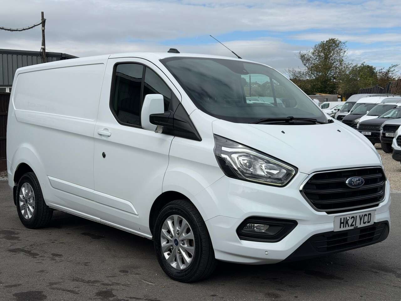 A 2021 FORD TRANSIT CUSTOM 2.0 300 EcoBlue Limited Panel Van 5dr Diesel Auto L1 H1 Euro 6 (s/s) (170 p A 2021 FORD TRANSIT CUSTOM 2.0 300 EcoBlue Limited Panel Van 5dr Diesel Auto L1 H1 Euro 6 (s/s) (170 p