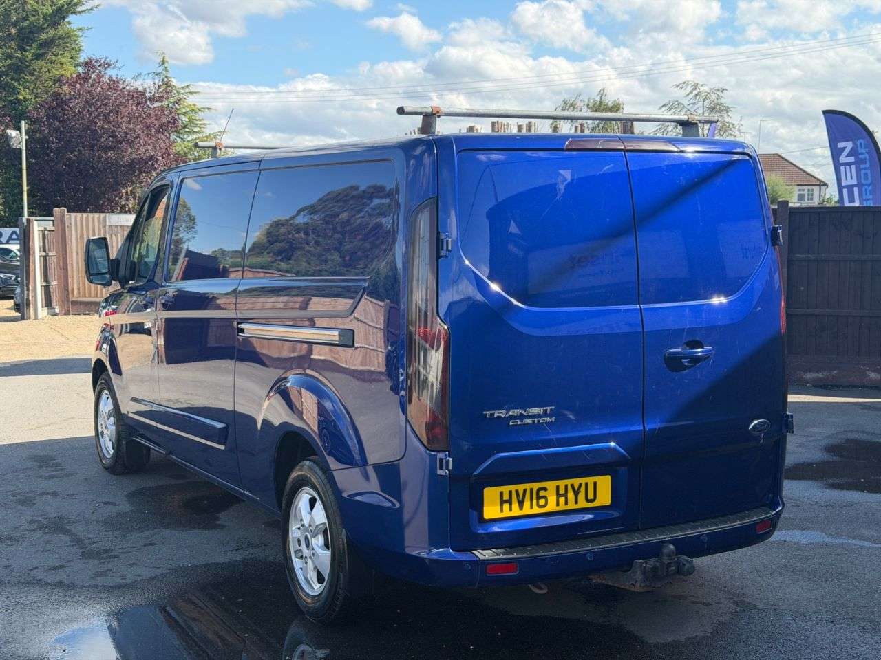 A 2016 FORD TRANSIT CUSTOM 2.2 TDCi 290 Limited Panel Van 5dr Diesel Manual L2 H1 (186 g/km, 123 bhp) A 2016 FORD TRANSIT CUSTOM 2.2 TDCi 290 Limited Panel Van 5dr Diesel Manual L2 H1 (186 g/km, 123 bhp)