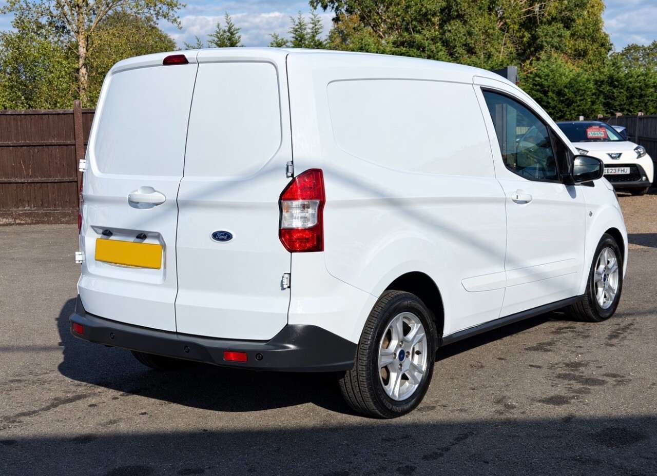 A 2022 FORD TRANSIT COURIER 1.5 TDCi Limited Panel Van 5dr Diesel Manual L1 Euro 6 (100 ps) A 2022 FORD TRANSIT COURIER 1.5 TDCi Limited Panel Van 5dr Diesel Manual L1 Euro 6 (100 ps)