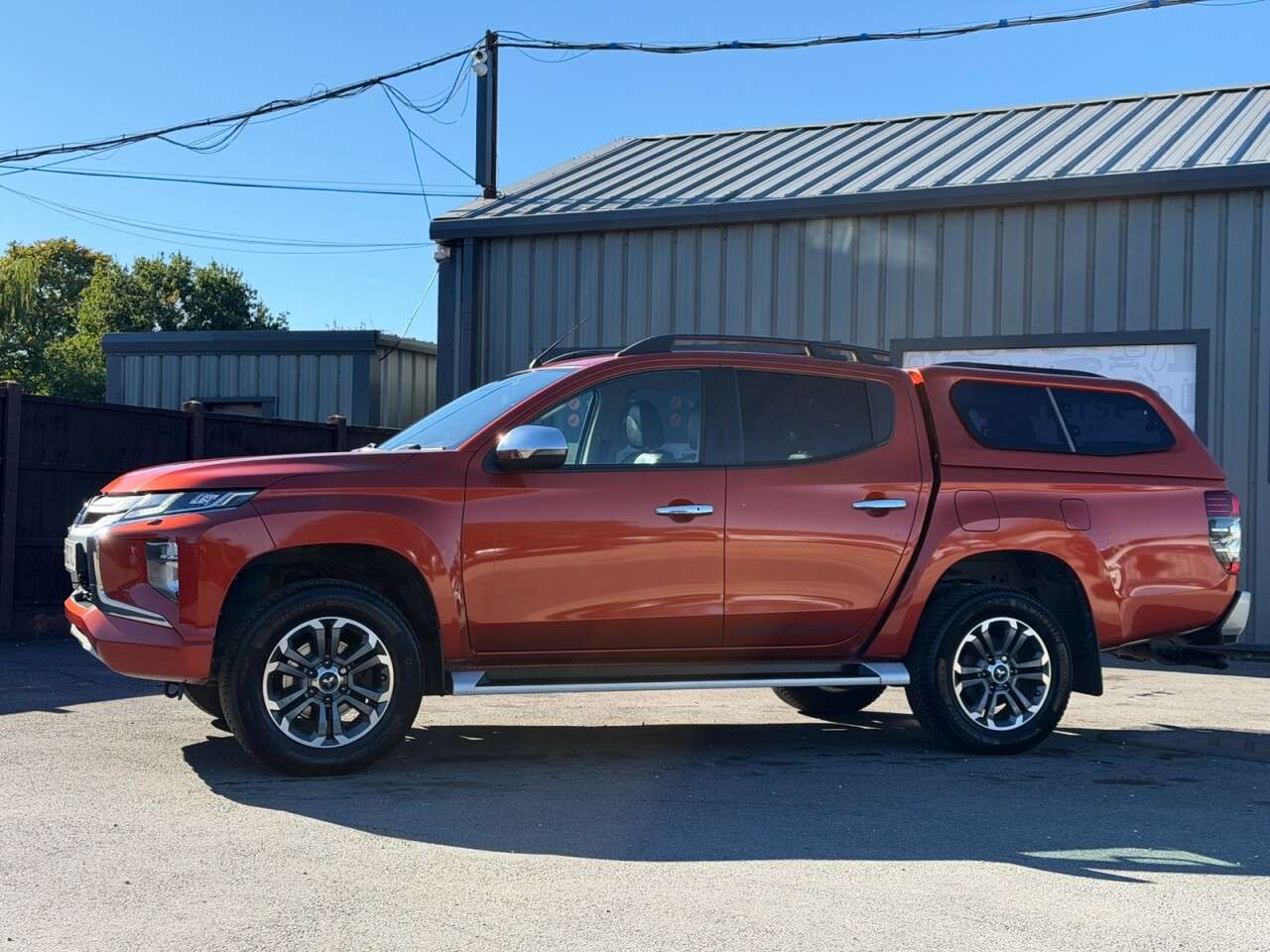 A 2020 MITSUBISHI L200 2.2 DI-D DC Barbarian X Pickup Double Cab 4dr Diesel Auto 4WD Euro 6 (s/s) A 2020 MITSUBISHI L200 2.2 DI-D DC Barbarian X Pickup Double Cab 4dr Diesel Auto 4WD Euro 6 (s/s)