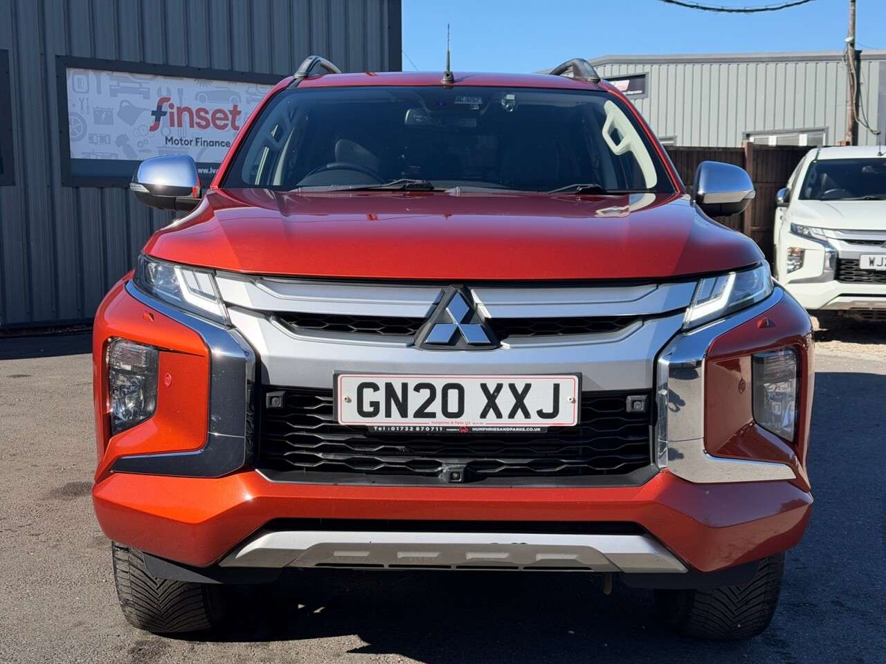A 2020 MITSUBISHI L200 2.2 DI-D DC Barbarian X Pickup Double Cab 4dr Diesel Auto 4WD Euro 6 (s/s) A 2020 MITSUBISHI L200 2.2 DI-D DC Barbarian X Pickup Double Cab 4dr Diesel Auto 4WD Euro 6 (s/s)