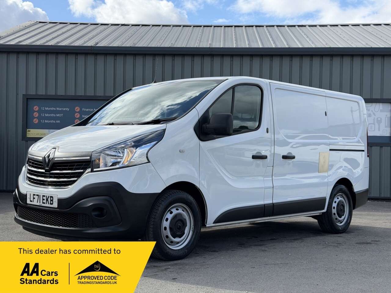 A 2021 RENAULT TRAFIC 2.0 dCi ENERGY 28 Business+ Panel Van 5dr Diesel EDC SWB Standard Roof Euro A 2021 RENAULT TRAFIC 2.0 dCi ENERGY 28 Business+ Panel Van 5dr Diesel EDC SWB Standard Roof Euro