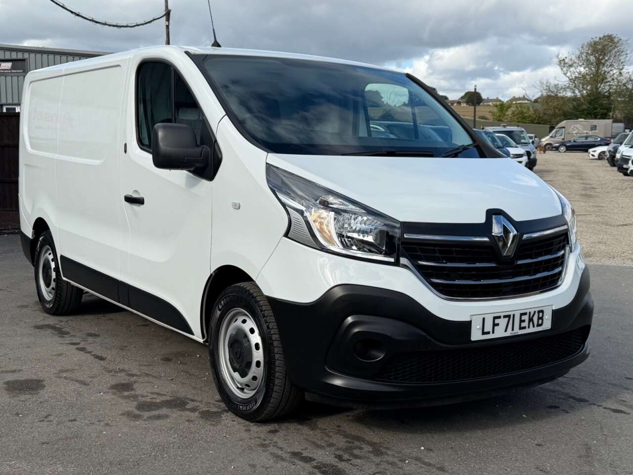 A 2021 RENAULT TRAFIC 2.0 dCi ENERGY 28 Business+ Panel Van 5dr Diesel EDC SWB Standard Roof Euro A 2021 RENAULT TRAFIC 2.0 dCi ENERGY 28 Business+ Panel Van 5dr Diesel EDC SWB Standard Roof Euro