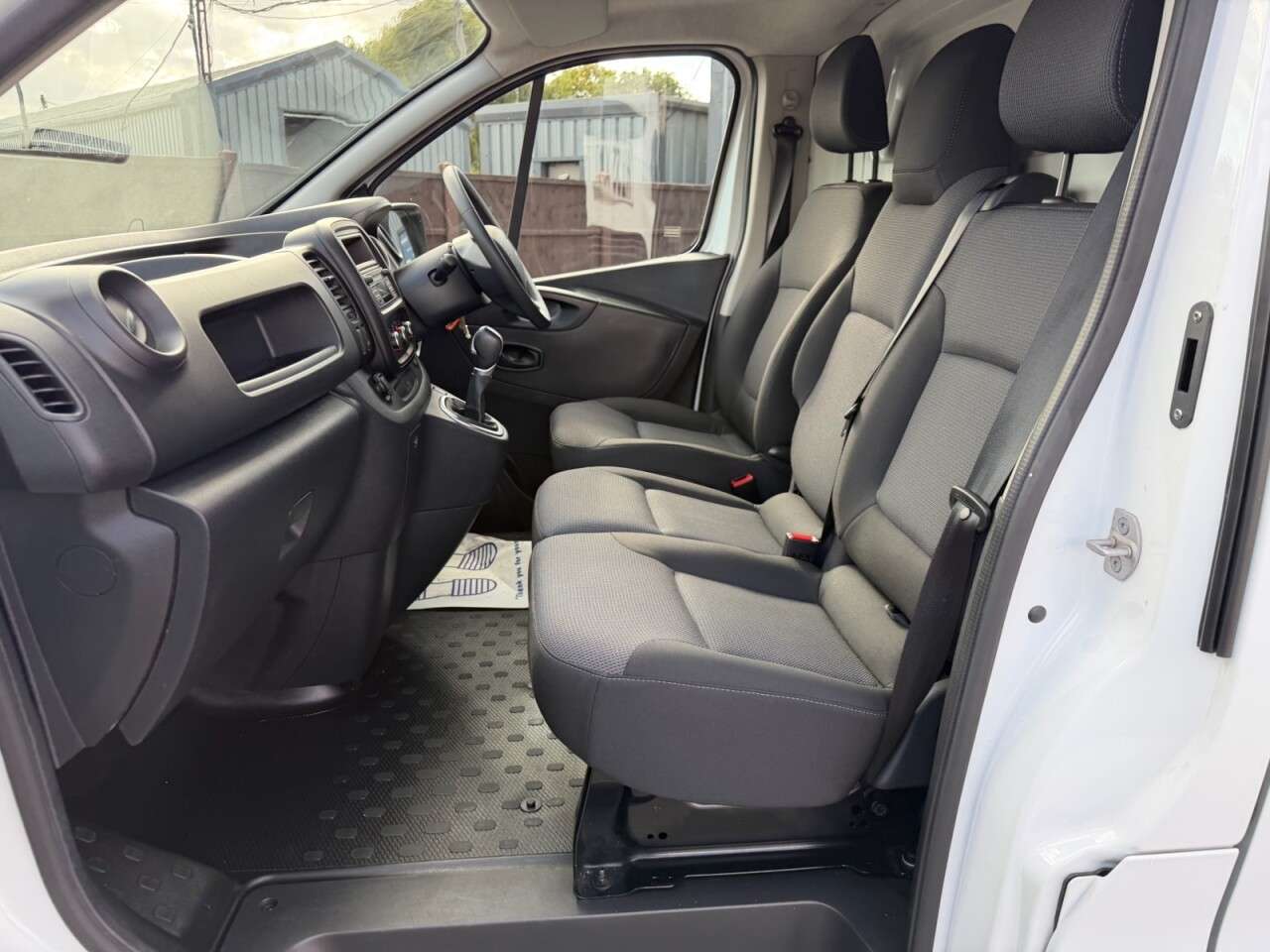 2021 RENAULT TRAFIC 2021 RENAULT TRAFIC