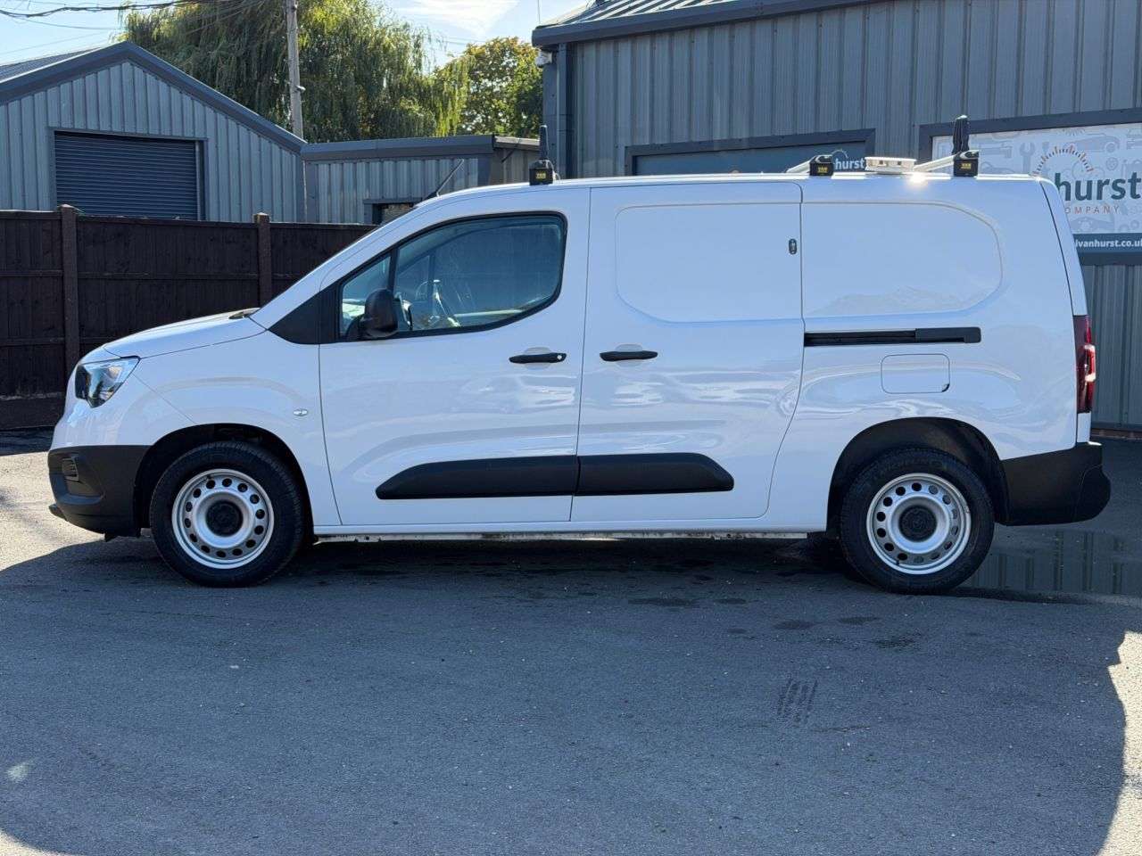 A 2024 VAUXHALL COMBO 1.5 Turbo D 2300 Prime Panel Van 6dr Diesel Manual L2 H1 Euro 6 (s/s) (100 A 2024 VAUXHALL COMBO 1.5 Turbo D 2300 Prime Panel Van 6dr Diesel Manual L2 H1 Euro 6 (s/s) (100