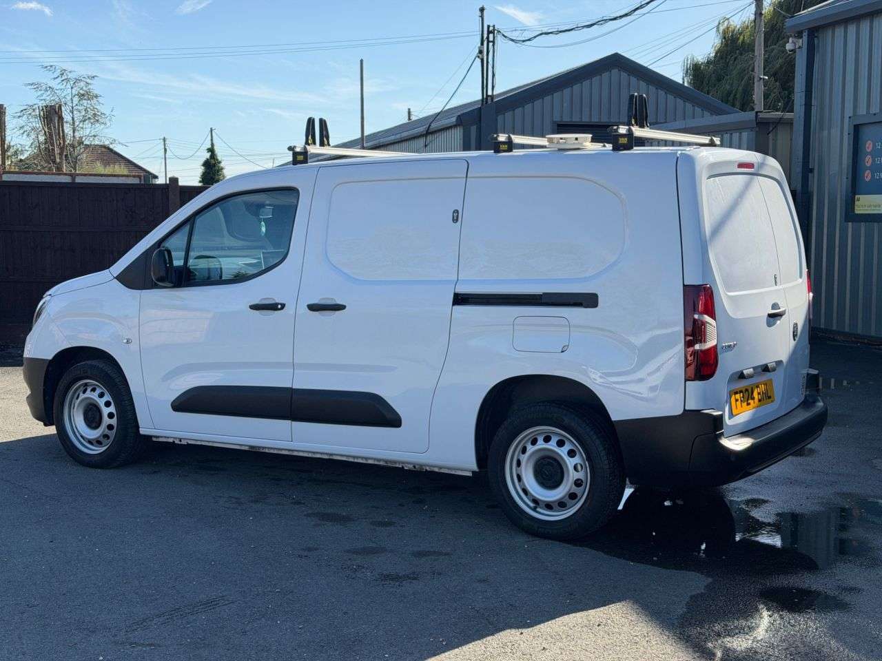 A 2024 VAUXHALL COMBO 1.5 Turbo D 2300 Prime Panel Van 6dr Diesel Manual L2 H1 Euro 6 (s/s) (100 A 2024 VAUXHALL COMBO 1.5 Turbo D 2300 Prime Panel Van 6dr Diesel Manual L2 H1 Euro 6 (s/s) (100