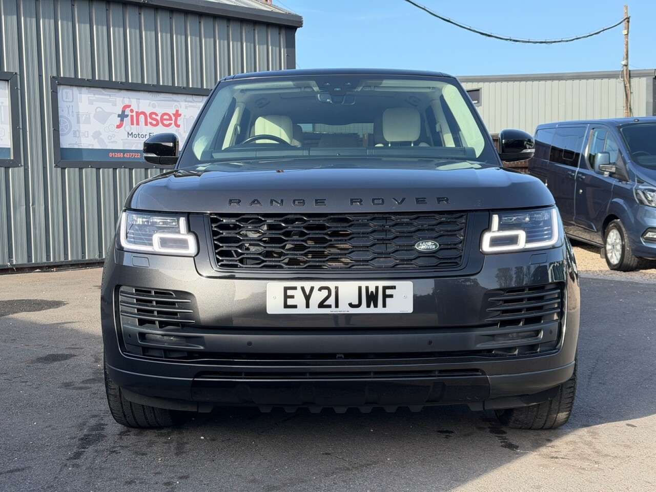 A 2021 LAND ROVER RANGE ROVER 2.0 P400e 13.1kWh Westminster Black SUV 5dr Petrol Plug-in Hybrid Auto 4WD A 2021 LAND ROVER RANGE ROVER 2.0 P400e 13.1kWh Westminster Black SUV 5dr Petrol Plug-in Hybrid Auto 4WD