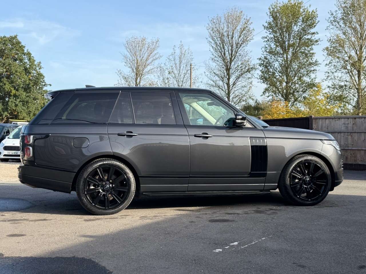 A 2021 LAND ROVER RANGE ROVER 2.0 P400e 13.1kWh Westminster Black SUV 5dr Petrol Plug-in Hybrid Auto 4WD A 2021 LAND ROVER RANGE ROVER 2.0 P400e 13.1kWh Westminster Black SUV 5dr Petrol Plug-in Hybrid Auto 4WD