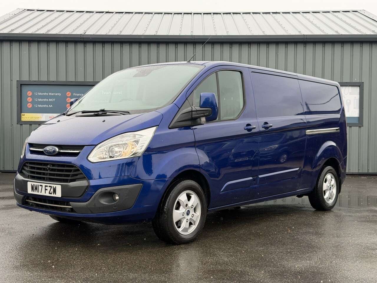 A 2017 FORD TRANSIT CUSTOM 2.0 TDCi 290 Limited Panel Van 5dr Diesel Manual L2 H2 (157 g/km, 128 bhp) A 2017 FORD TRANSIT CUSTOM 2.0 TDCi 290 Limited Panel Van 5dr Diesel Manual L2 H2 (157 g/km, 128 bhp)