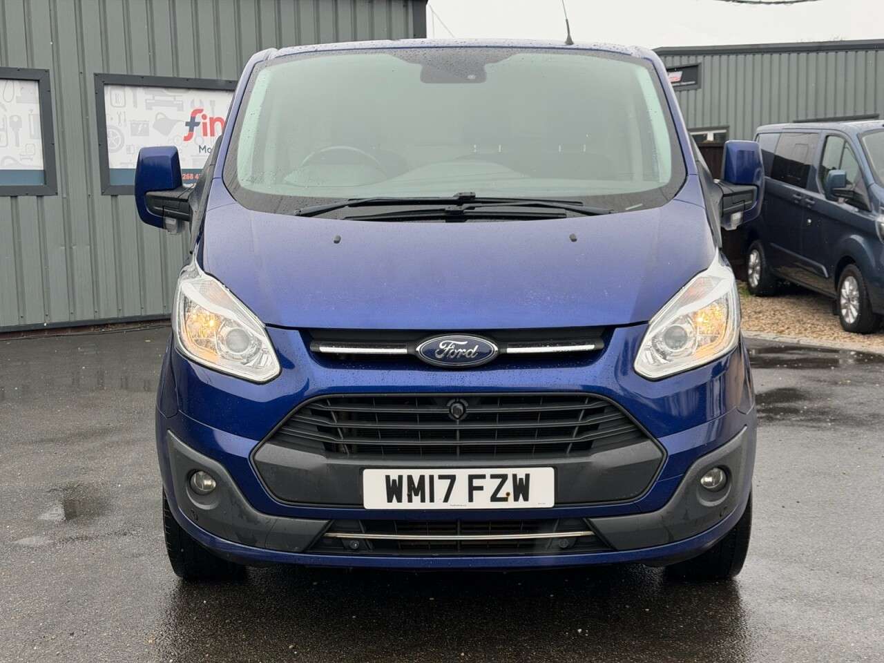 A 2017 FORD TRANSIT CUSTOM 2.0 TDCi 290 Limited Panel Van 5dr Diesel Manual L2 H2 (157 g/km, 128 bhp) A 2017 FORD TRANSIT CUSTOM 2.0 TDCi 290 Limited Panel Van 5dr Diesel Manual L2 H2 (157 g/km, 128 bhp)