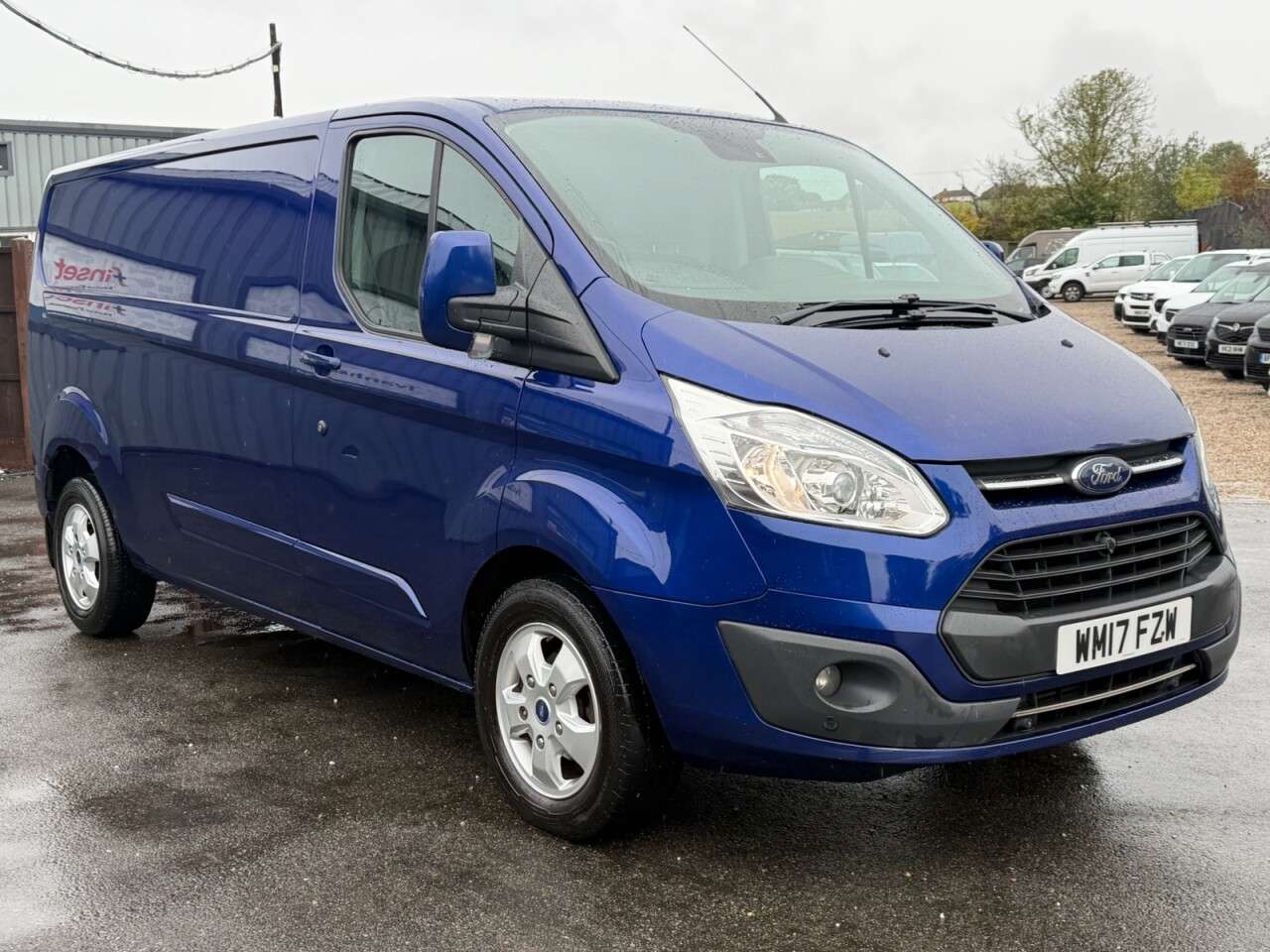 A 2017 FORD TRANSIT CUSTOM 2.0 TDCi 290 Limited Panel Van 5dr Diesel Manual L2 H2 (157 g/km, 128 bhp) A 2017 FORD TRANSIT CUSTOM 2.0 TDCi 290 Limited Panel Van 5dr Diesel Manual L2 H2 (157 g/km, 128 bhp)