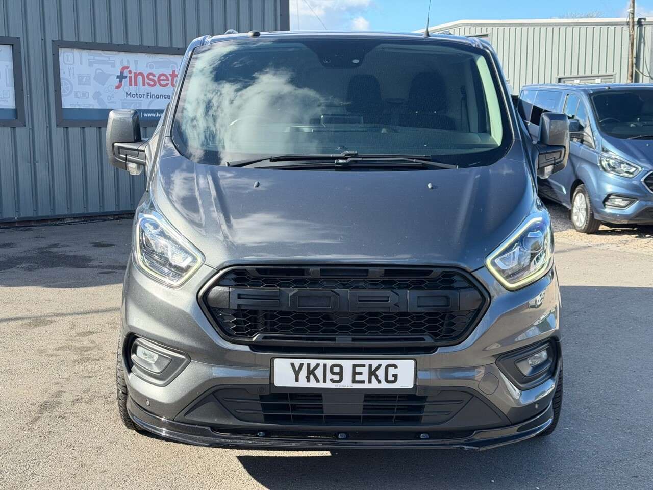 A 2019 FORD TRANSIT CUSTOM 2.0 280 EcoBlue Limited Panel Van 5dr Diesel Manual L1 H1 Euro 6 (130 ps) A 2019 FORD TRANSIT CUSTOM 2.0 280 EcoBlue Limited Panel Van 5dr Diesel Manual L1 H1 Euro 6 (130 ps)