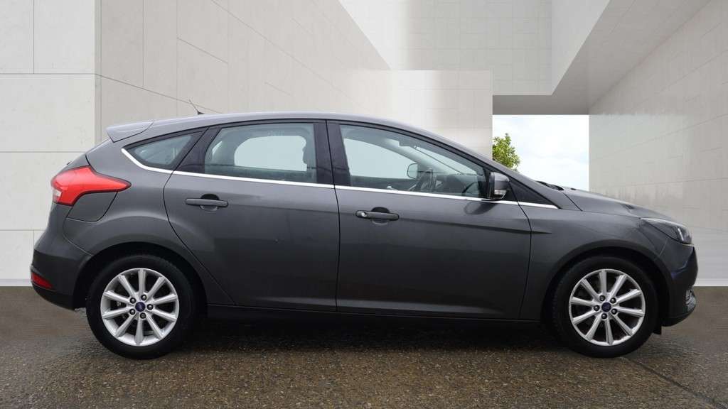 A 2015 FORD FOCUS 1.6 Titanium Hatchback 5dr Petrol Powershift Euro 6 (125 ps) A 2015 FORD FOCUS 1.6 Titanium Hatchback 5dr Petrol Powershift Euro 6 (125 ps)