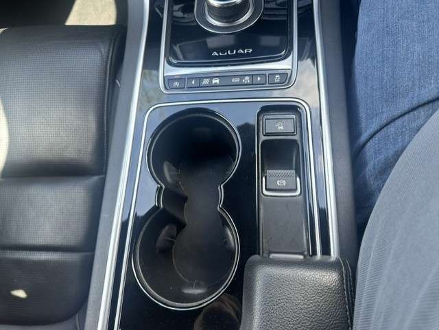 2016 JAGUAR XE 2016 JAGUAR XE