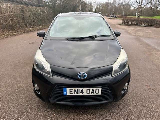 A 2014 TOYOTA YARIS 1.5 VVT-h Icon Plus Hatchback 5dr Petrol Hybrid CVT Euro 5 (101 ps) A 2014 TOYOTA YARIS 1.5 VVT-h Icon Plus Hatchback 5dr Petrol Hybrid CVT Euro 5 (101 ps)
