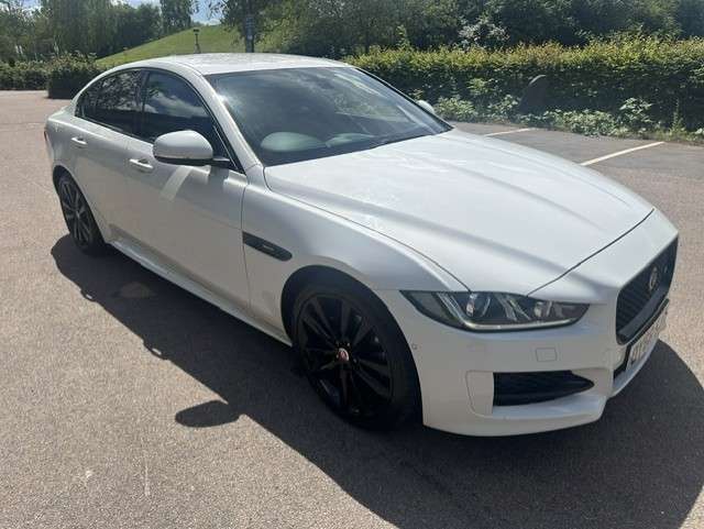 A 2016 JAGUAR XE 2.0d R-Sport Saloon 4dr Diesel Auto AWD Euro 6 (s/s) (180 ps) A 2016 JAGUAR XE 2.0d R-Sport Saloon 4dr Diesel Auto AWD Euro 6 (s/s) (180 ps)
