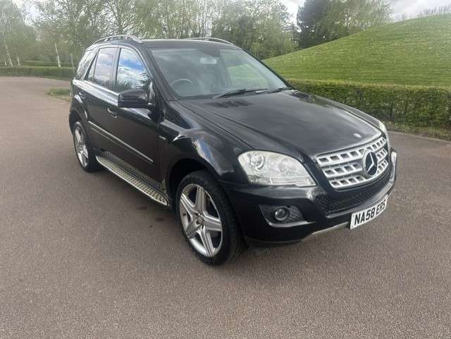 A 2010 MERCEDES-BENZ M CLASS 3.0 ML300 CDI V6 BlueEfficiency Sport SUV 5dr Diesel G-Tronic 4WD Euro 5 (204 ps) A 2010 MERCEDES-BENZ M CLASS 3.0 ML300 CDI V6 BlueEfficiency Sport SUV 5dr Diesel G-Tronic 4WD Euro 5 (204 ps)