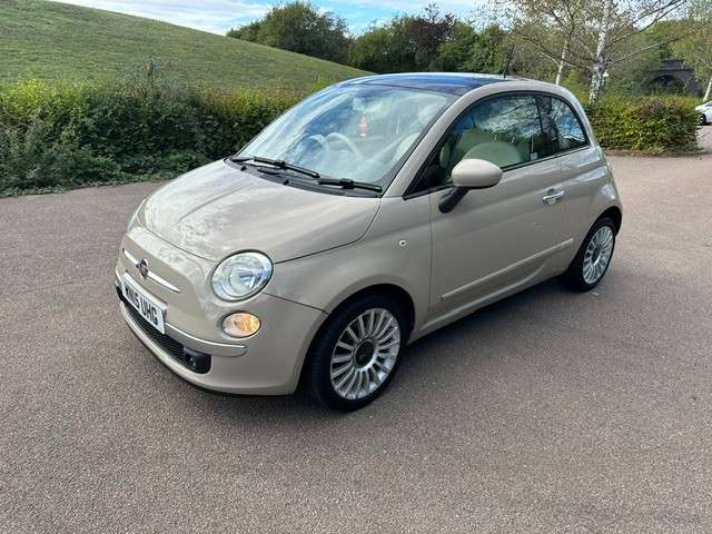 A 2015 FIAT 500 1.2 Lounge Hatchback 3dr Petrol Manual Euro 6 (s/s) (69 bhp) A 2015 FIAT 500 1.2 Lounge Hatchback 3dr Petrol Manual Euro 6 (s/s) (69 bhp)