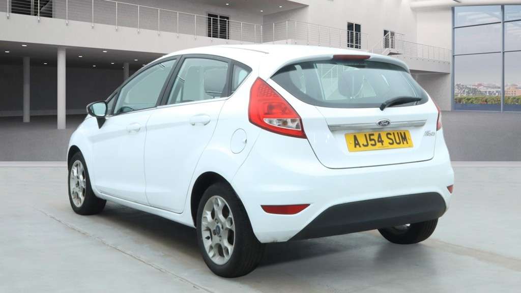 A 2012 FORD FIESTA 1.25 Zetec Hatchback 5dr Petrol Manual (129 g/km, 81 bhp) A 2012 FORD FIESTA 1.25 Zetec Hatchback 5dr Petrol Manual (129 g/km, 81 bhp)