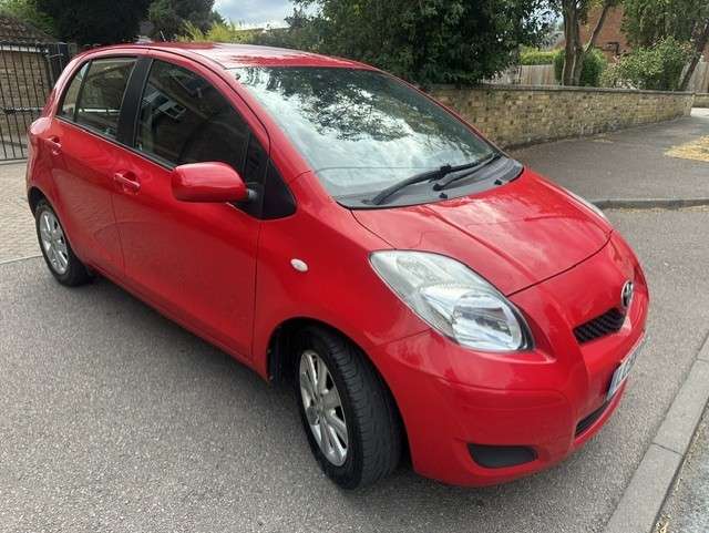 A 2009 TOYOTA YARIS 1.33 Dual VVT-i TR Hatchback 5dr Petrol Manual Euro 4 (s/s) (101 ps) A 2009 TOYOTA YARIS 1.33 Dual VVT-i TR Hatchback 5dr Petrol Manual Euro 4 (s/s) (101 ps)