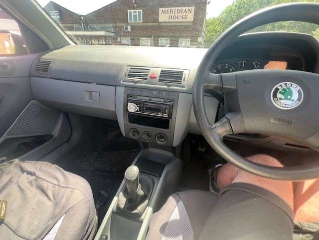 2002 SKODA FABIA 2002 SKODA FABIA