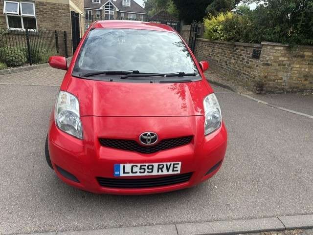 A 2009 TOYOTA YARIS 1.33 Dual VVT-i TR Hatchback 5dr Petrol Manual Euro 4 (s/s) (101 ps) A 2009 TOYOTA YARIS 1.33 Dual VVT-i TR Hatchback 5dr Petrol Manual Euro 4 (s/s) (101 ps)