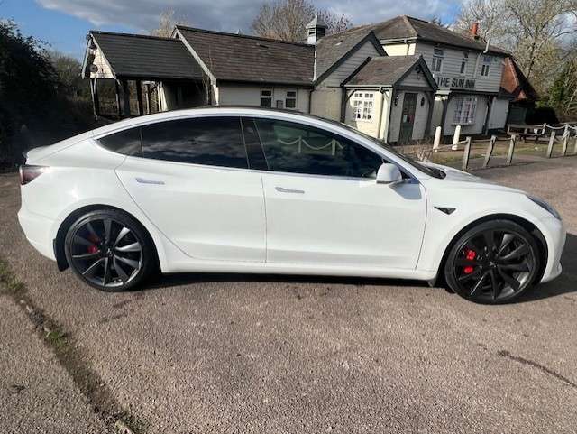 A 2020 TESLA MODEL 3 (Dual Motor) Performance Saloon 4dr Electric Auto 4WDE (Performance Upgrade) (449 bhp) A 2020 TESLA MODEL 3 (Dual Motor) Performance Saloon 4dr Electric Auto 4WDE (Performance Upgrade) (449 bhp)