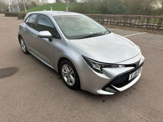 A 2019 TOYOTA COROLLA 1.8 VVT-h Icon Tech Hatchback 5dr Petrol Hybrid CVT Euro 6 (s/s) (122 ps) A 2019 TOYOTA COROLLA 1.8 VVT-h Icon Tech Hatchback 5dr Petrol Hybrid CVT Euro 6 (s/s) (122 ps)
