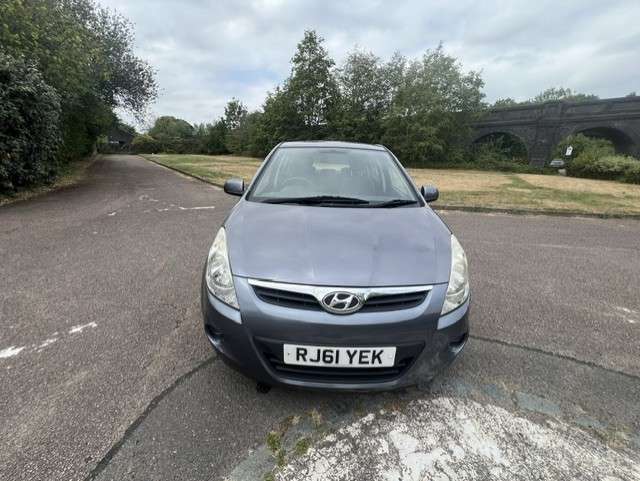 A 2011 HYUNDAI I20 1.4 Comfort Hatchback 5dr Petrol Manual Euro 5 (99 bhp) A 2011 HYUNDAI I20 1.4 Comfort Hatchback 5dr Petrol Manual Euro 5 (99 bhp)