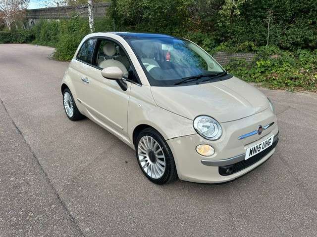 A 2015 FIAT 500 1.2 Lounge Hatchback 3dr Petrol Manual Euro 6 (s/s) (69 bhp) A 2015 FIAT 500 1.2 Lounge Hatchback 3dr Petrol Manual Euro 6 (s/s) (69 bhp)