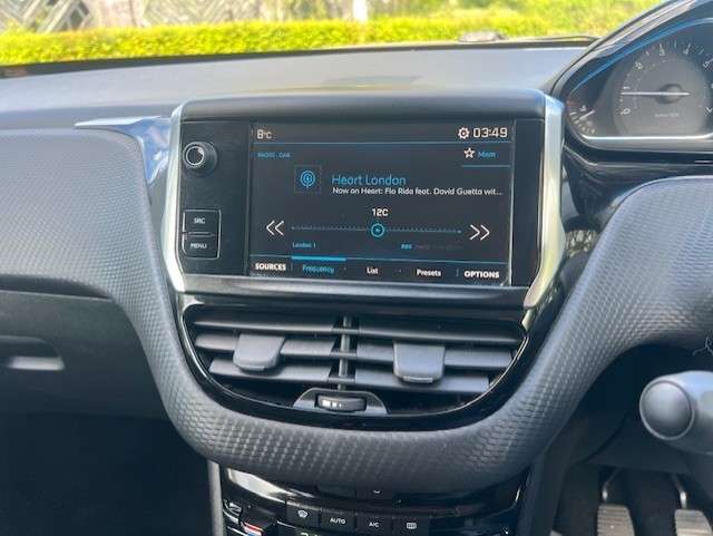 2017 PEUGEOT 2008 2017 PEUGEOT 2008