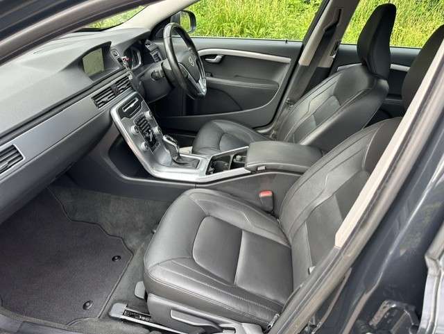 2015 VOLVO V70 2015 VOLVO V70