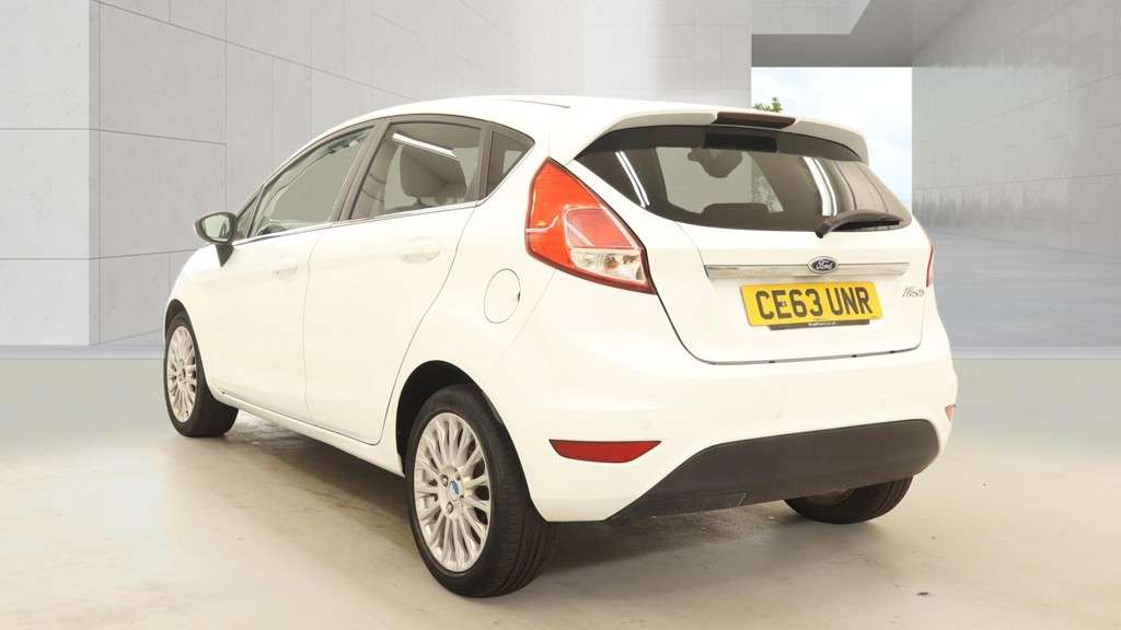 A 2013 FORD FIESTA 1.6 Titanium Hatchback 5dr Petrol Powershift Euro 5 (105 ps) A 2013 FORD FIESTA 1.6 Titanium Hatchback 5dr Petrol Powershift Euro 5 (105 ps)